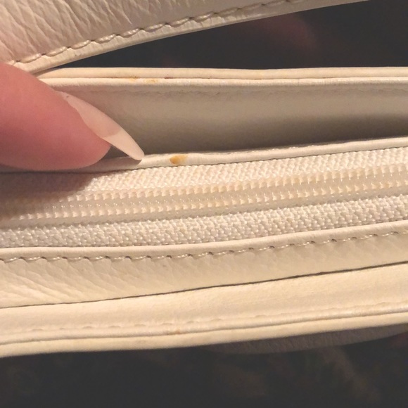 NEW VERA BRADLEY White LEATHER Trim Hobo Bag - Picture 9 of 9